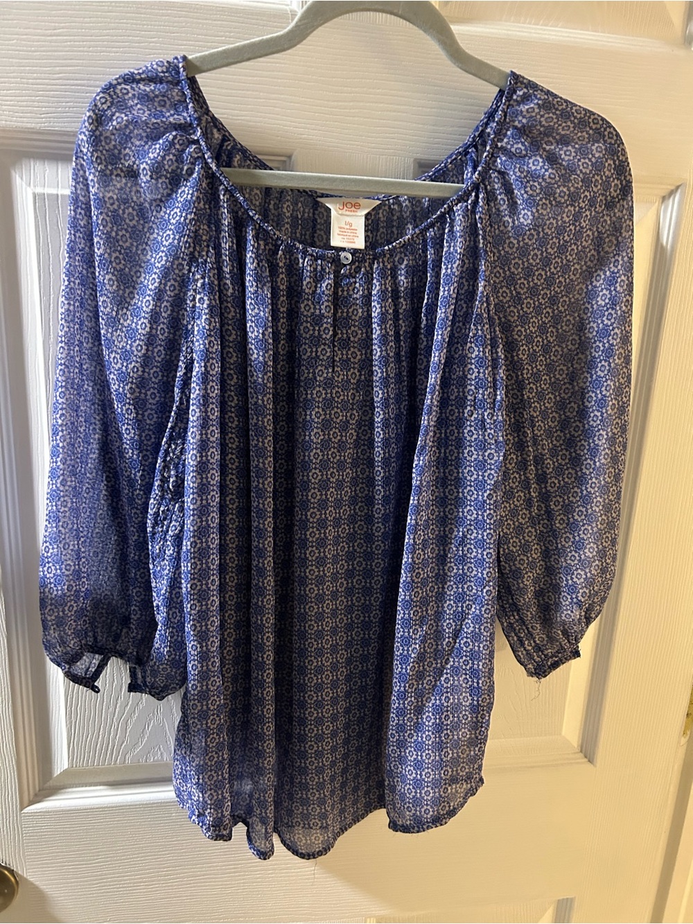 Joe Fresh blouse delicate sheer blue geometric pattern comfortable, relaxed fit